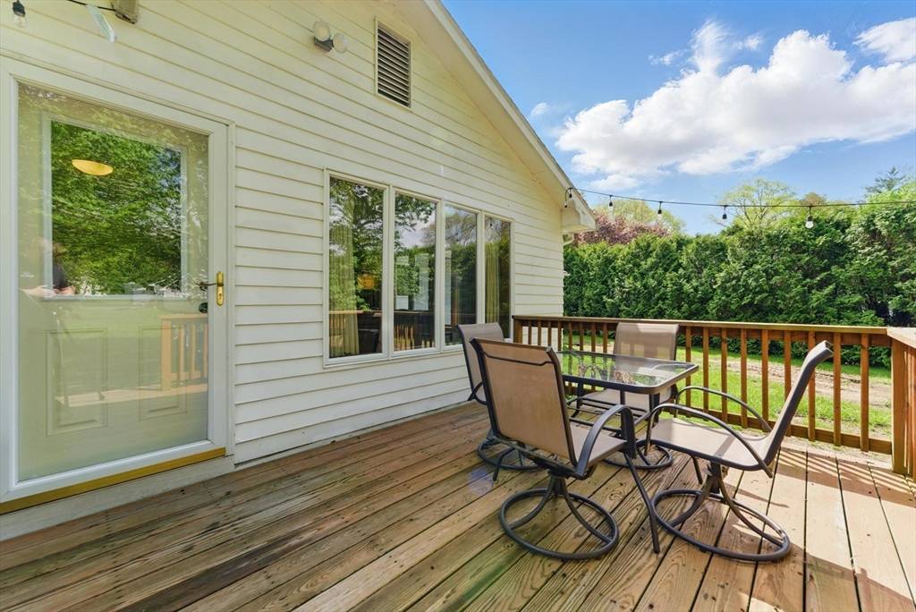 Hatfield, MA 01038,19 Straits Rd