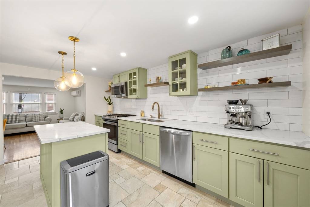 Boston, MA 02122,20-22 Popes Hill St #20