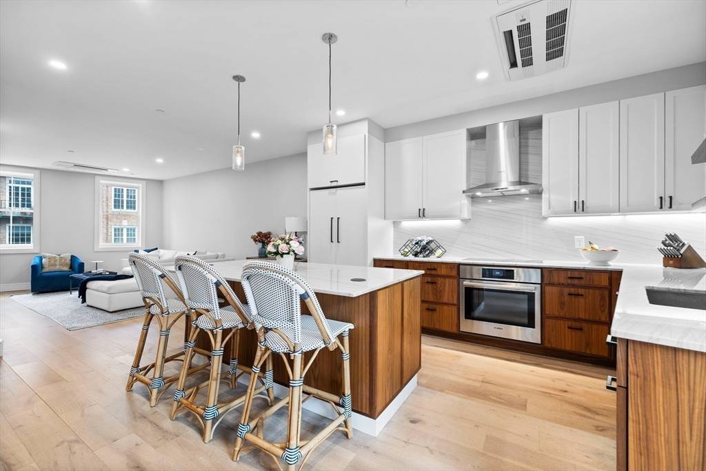 Boston, MA 02113,471 Hanover Street #4