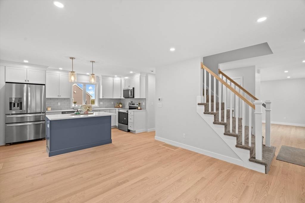 Lynn, MA 01902,27 Upland Road