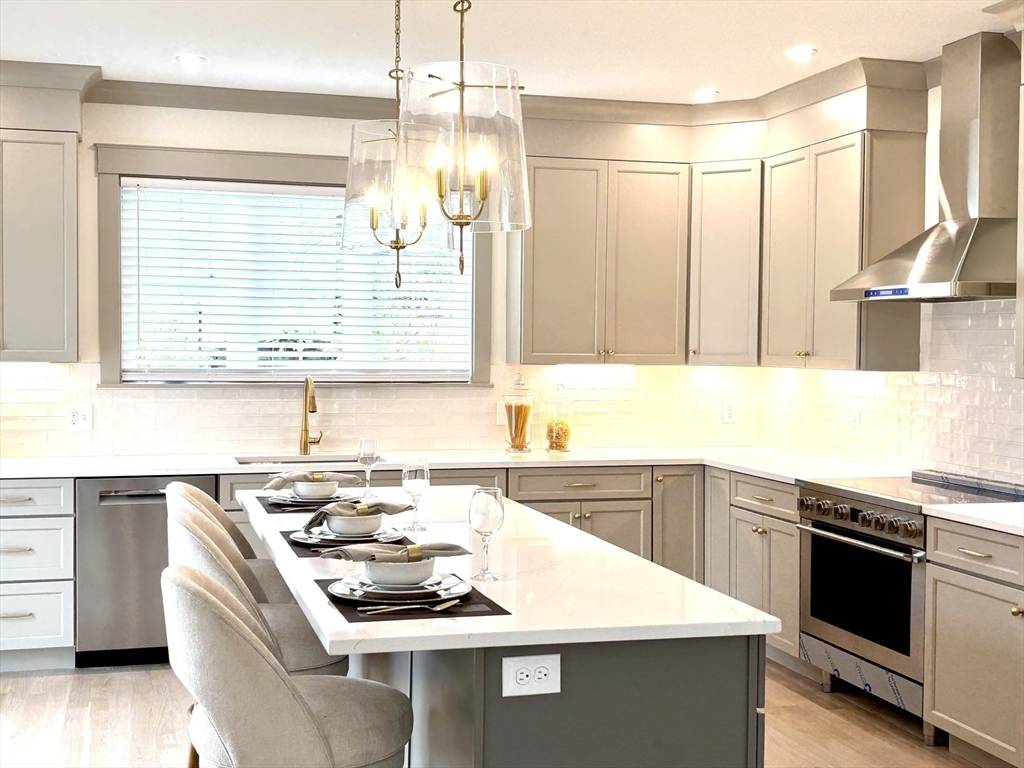 Arlington, MA 02476,152 Renfrew St