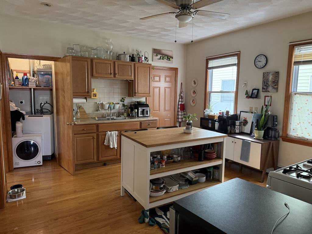 Somerville, MA 02143,9 Rossmore Street #1