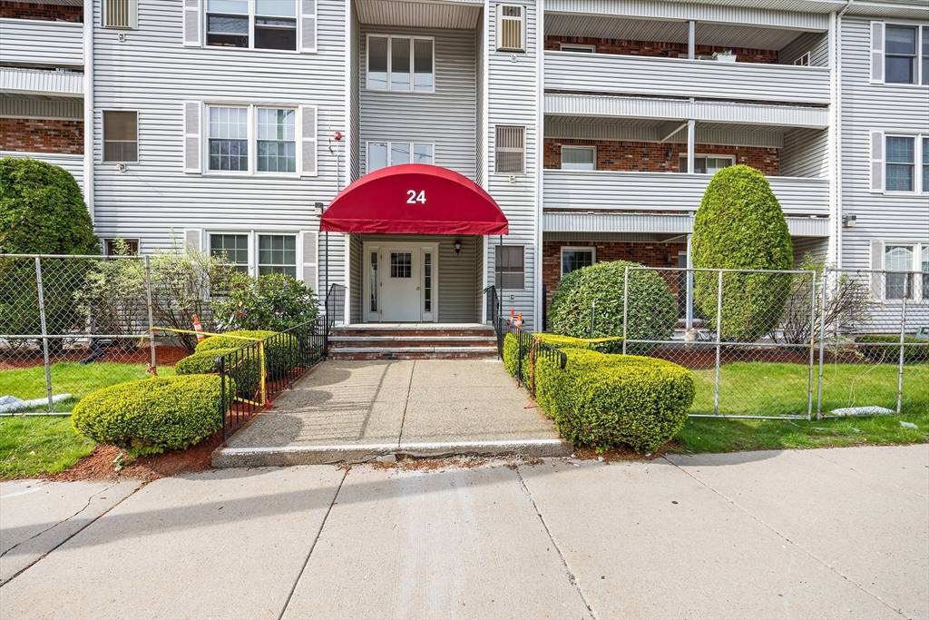 Medford, MA 02155,24 South St #8