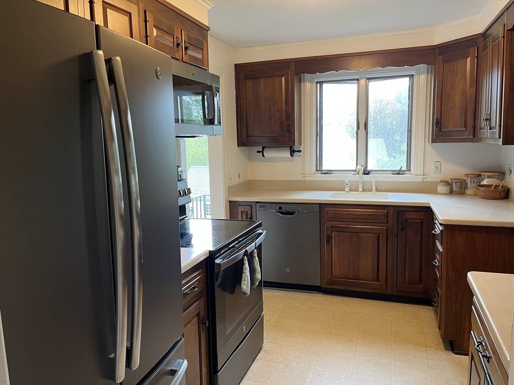 Northbridge, MA 01588,1063 Hill St