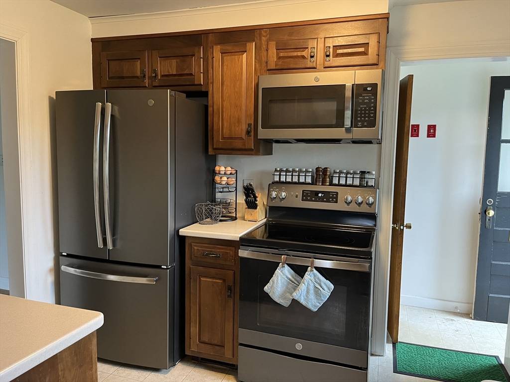 Northbridge, MA 01588,1063 Hill St