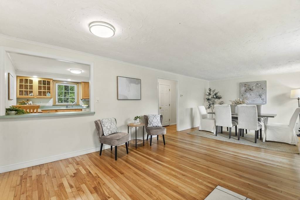 Weymouth, MA 02190,4 Courier St