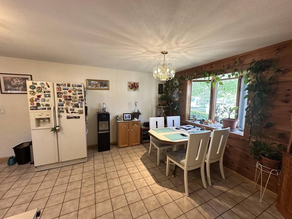 112 Entrybrook Dr Springfield, MA 01108