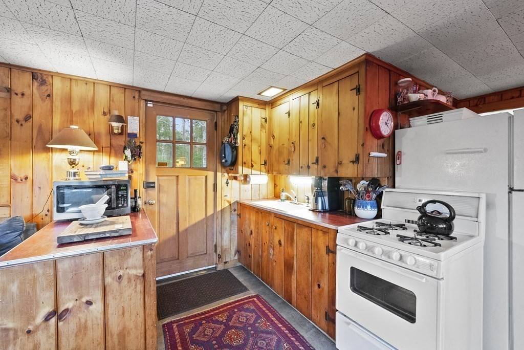 1029 Old Sandwich Rd Plymouth, MA 02360