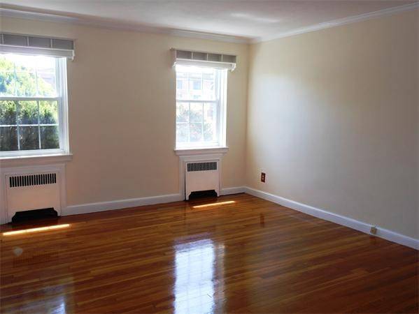 Newton, MA 02467,39 Commonwealth Ave. #22