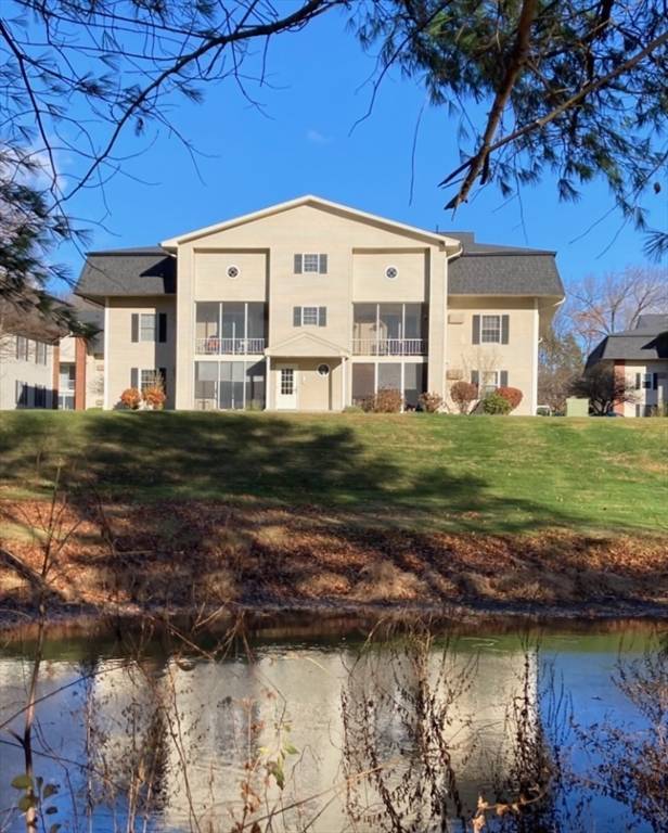 South Hadley, MA 01075,41 W Summit St #51