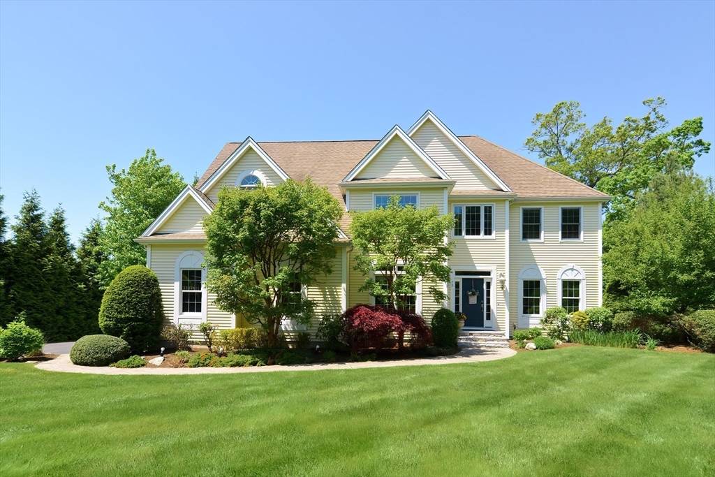 Holliston, MA 01746,72 Kim Place
