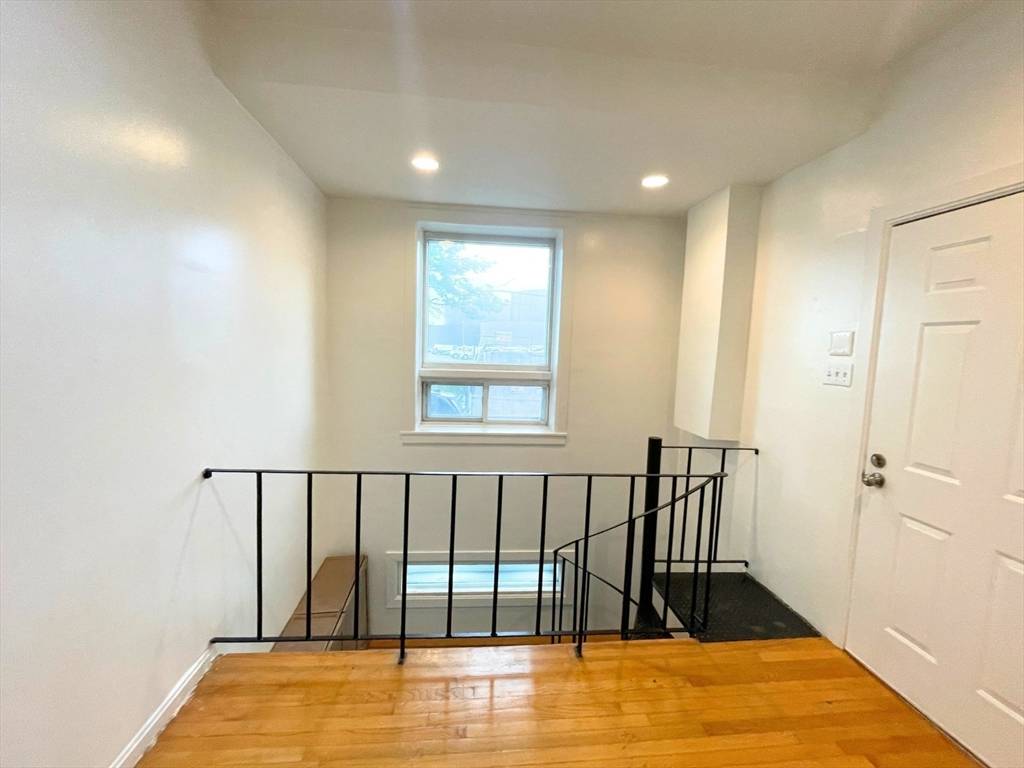 Chelsea, MA 02150,24 Front Street #1