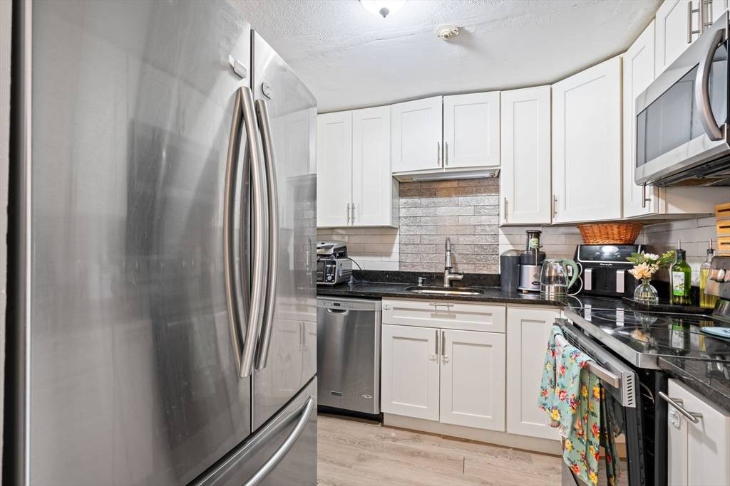 Weymouth, MA 02188,8 Tara Dr #7