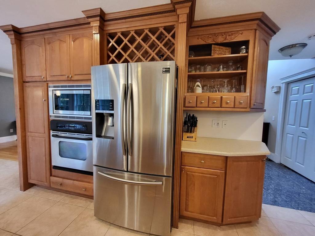 Charlton, MA 01507,13 Scott Dr