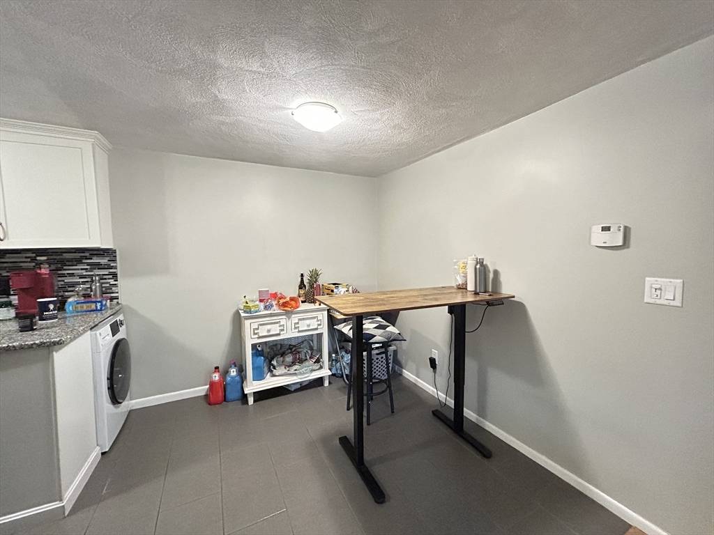 Waltham, MA 02453,1191 Main Street #11