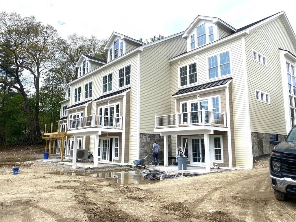 Georgetown, MA 01833,206 W. Main #5
