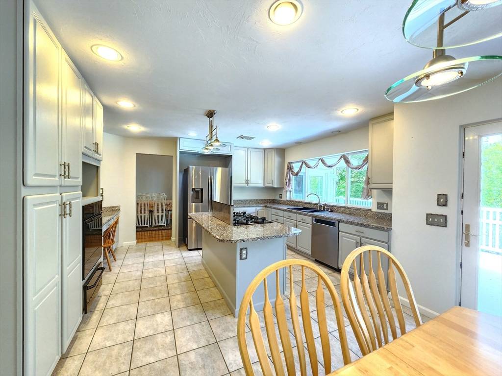 Westborough, MA 01581,35 Linda St