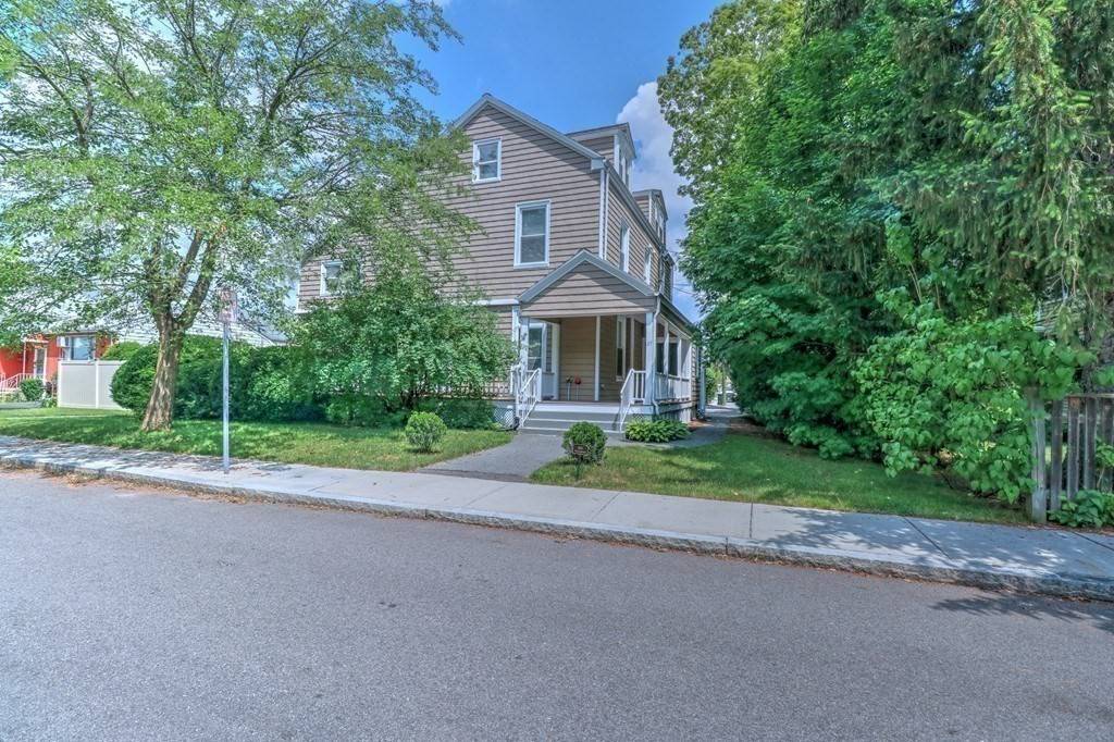 Newton, MA 02460,37 Walnut Pl #1