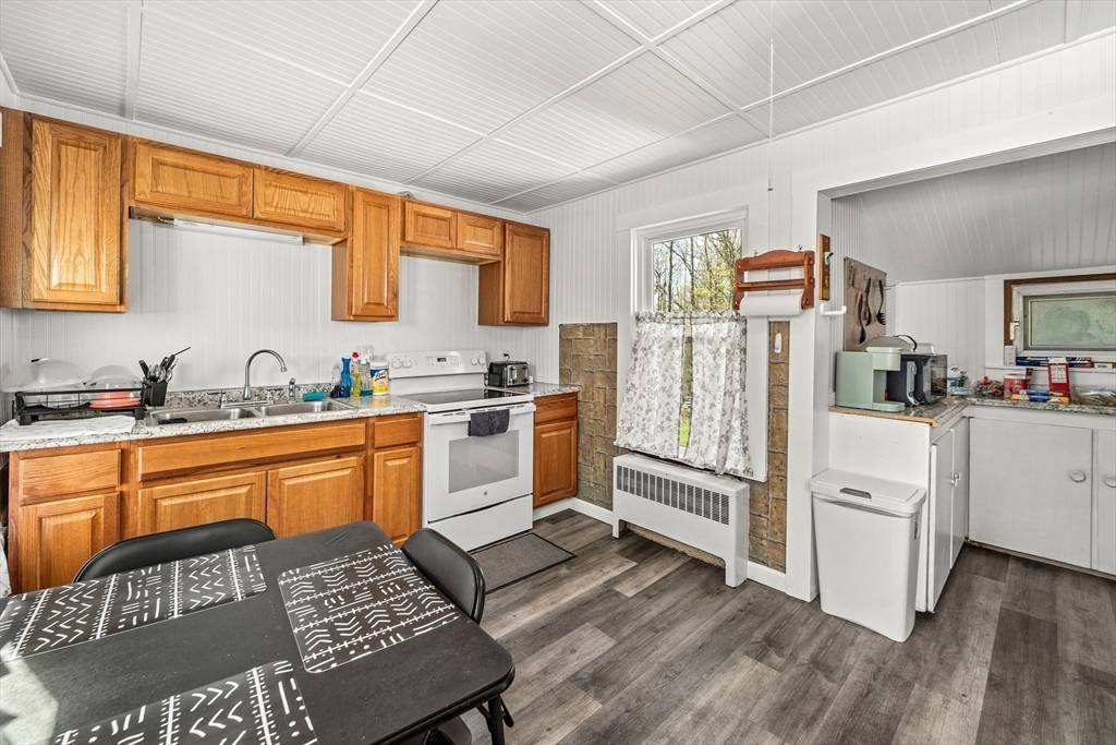 North Brookfield, MA 01535,44 Bates St