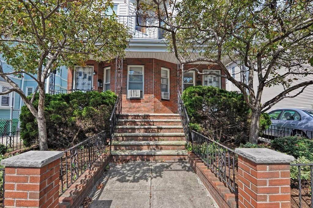 Medford, MA 02155,15 Princeton St #1