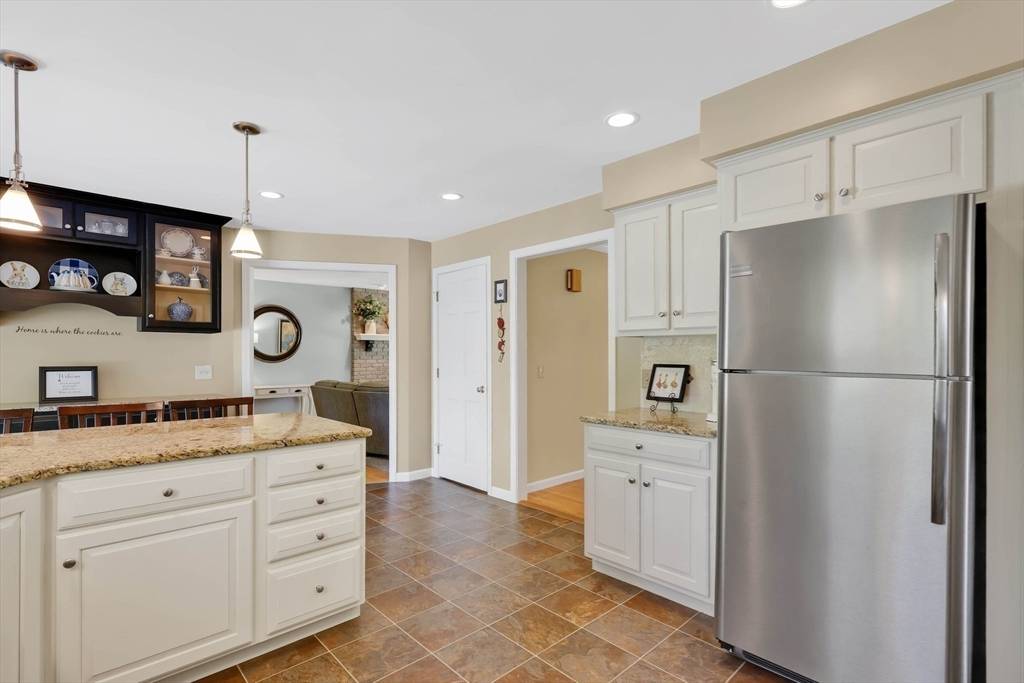 24 Heritage Circle East Longmeadow, MA 01028
