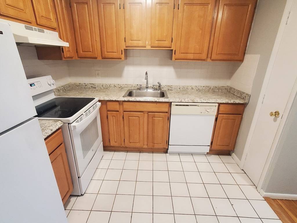 Boston, MA 02136,4 Oakcrest #33