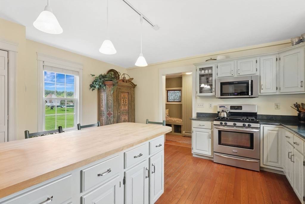 Southampton, MA 01073,39 Cook Rd