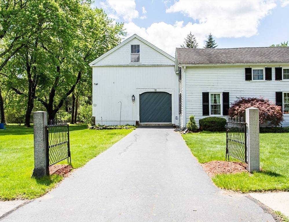 West Brookfield, MA 01585,67 E Main St