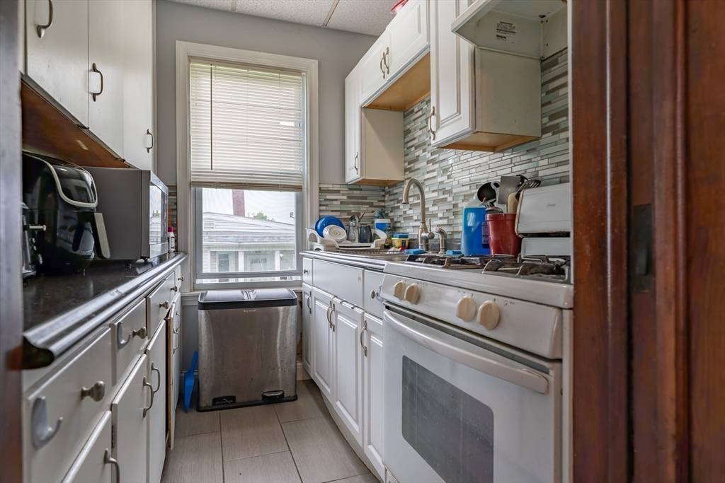 587 S Beach St Fall River, MA 02724