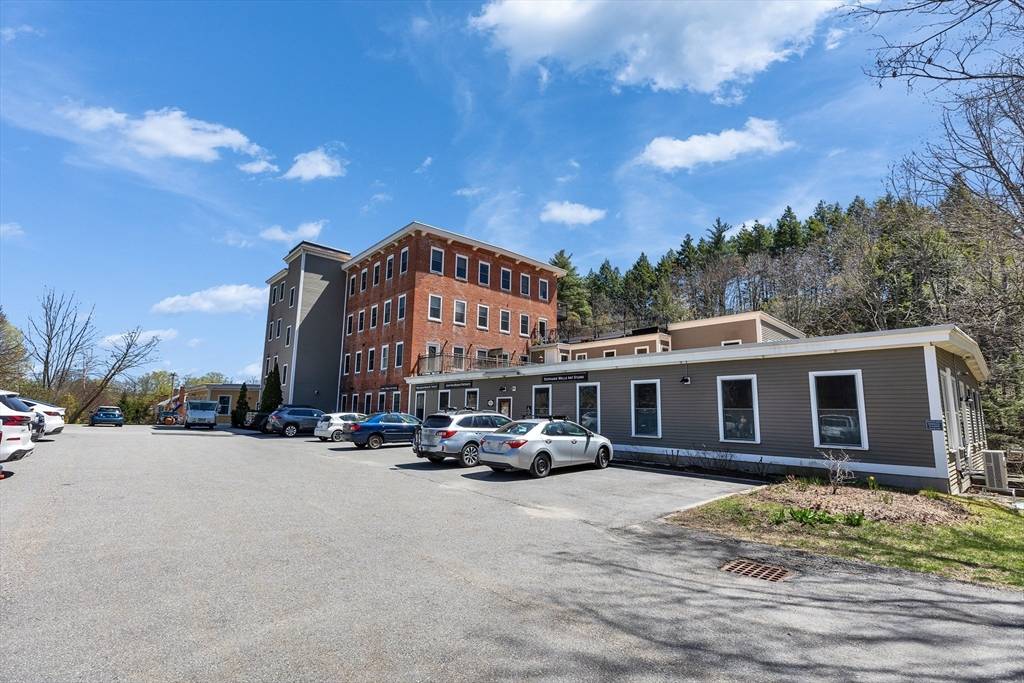 Peterborough, NH 03458,374 Union Street #102