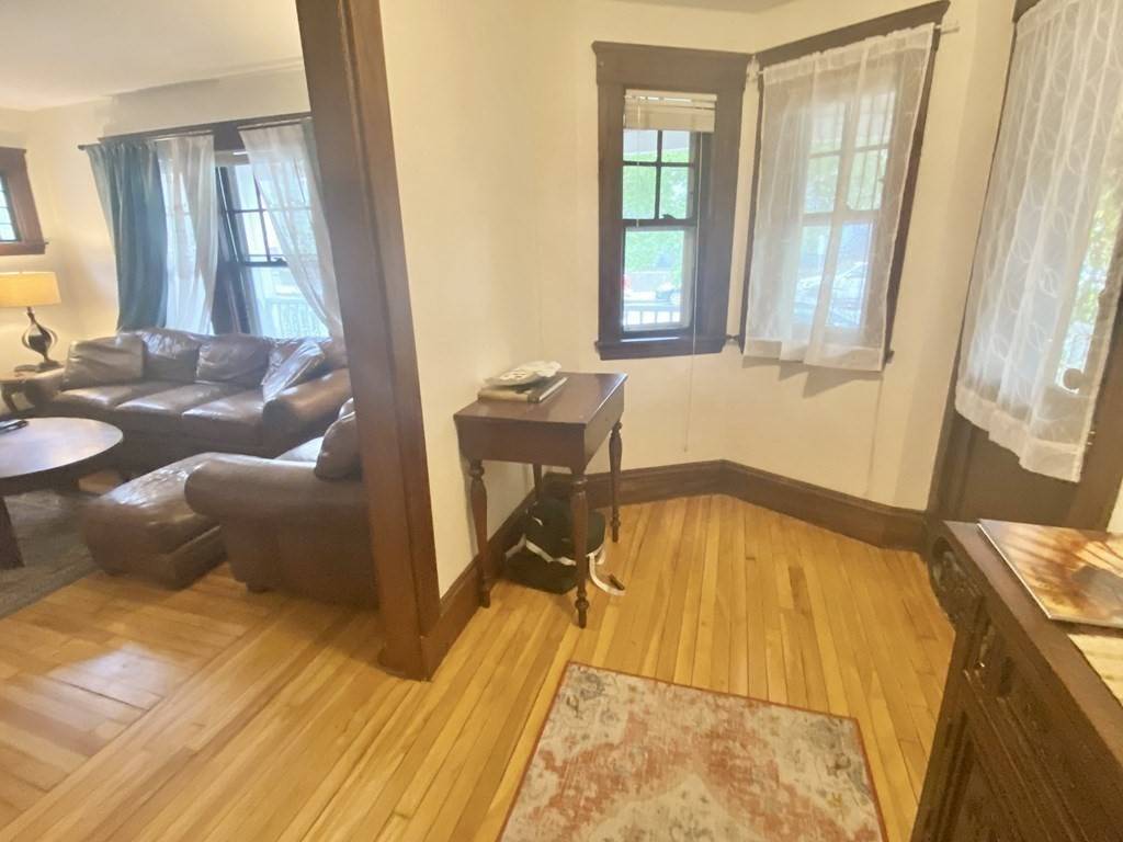 Somerville, MA 02144,911 Broadway #1