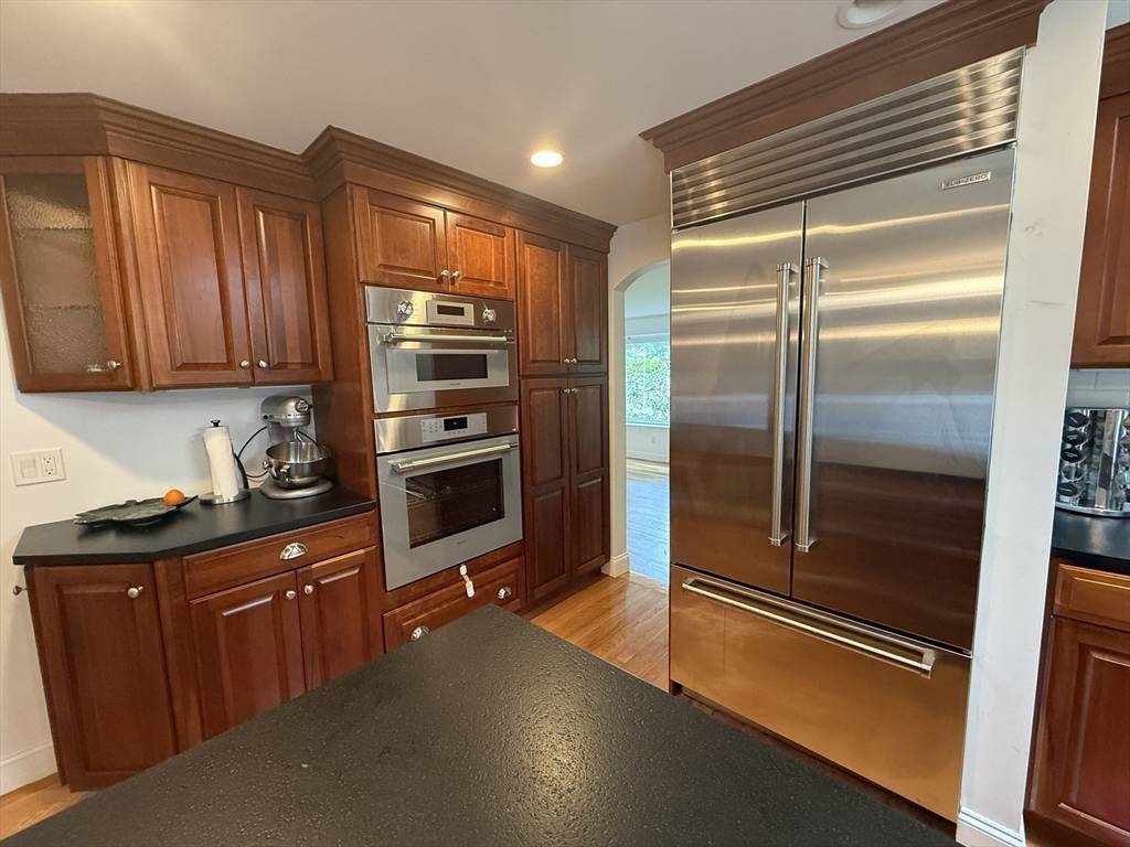 Lexington, MA 02421,4 Paddock Ln.