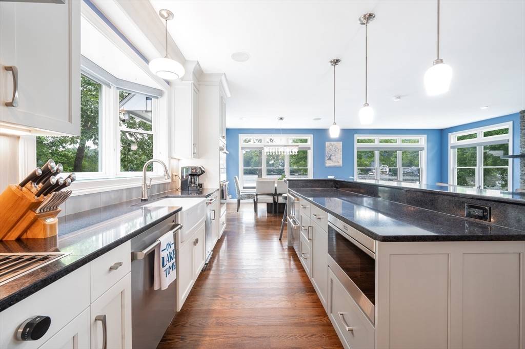 76 Pine Island Rd Hopkinton, MA 01748