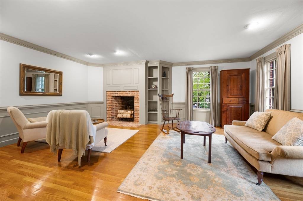 24 Old Farm Rd Hopkinton, MA 01748