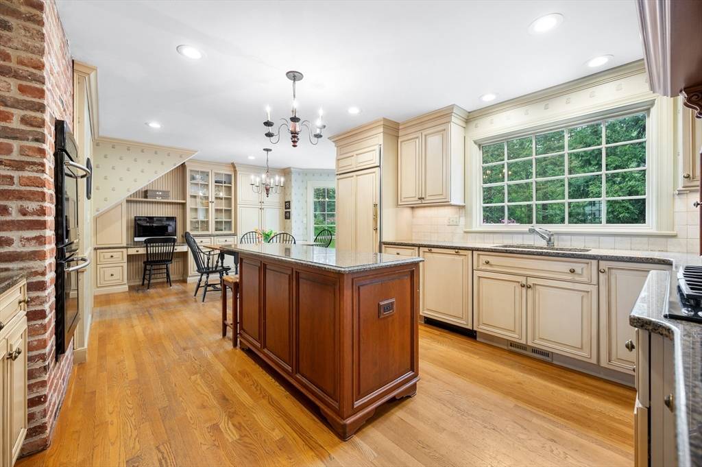 Hopkinton, MA 01748,24 Old Farm Rd