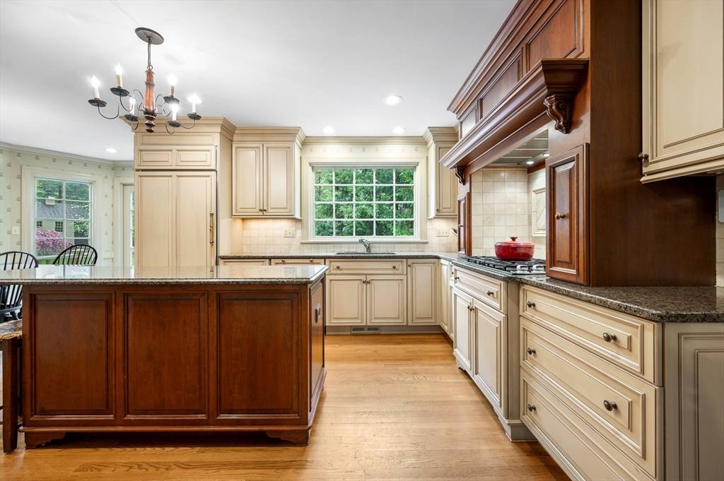 Hopkinton, MA 01748,24 Old Farm Rd