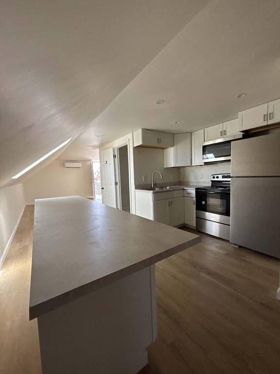 Fall River, MA 02723,178 Thomas St #7