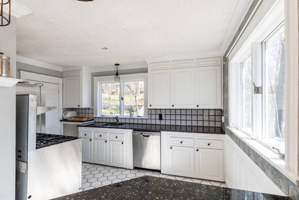Swampscott, MA 01907,167-169 Walker Rd