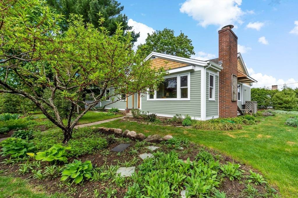 Seekonk, MA 02771,40 Edgemere Drive