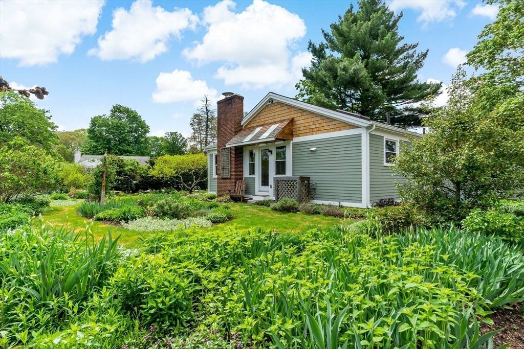 Seekonk, MA 02771,40 Edgemere Drive