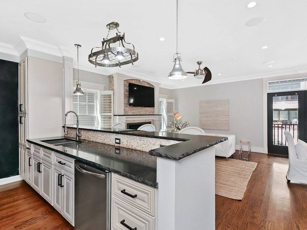 Boston, MA 02127,720 East 2nd Street #1