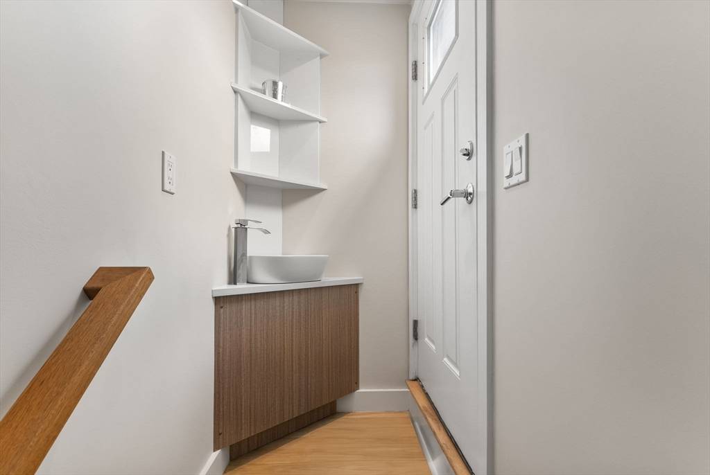 105 W 3rd Street #6 Boston, MA 02127