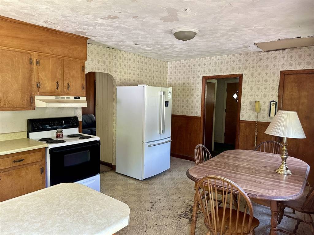 West Bridgewater, MA 02379,30 Grant Str