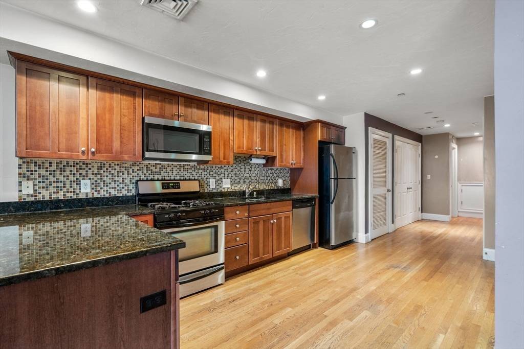 Everett, MA 02149,50 Floyd St #7