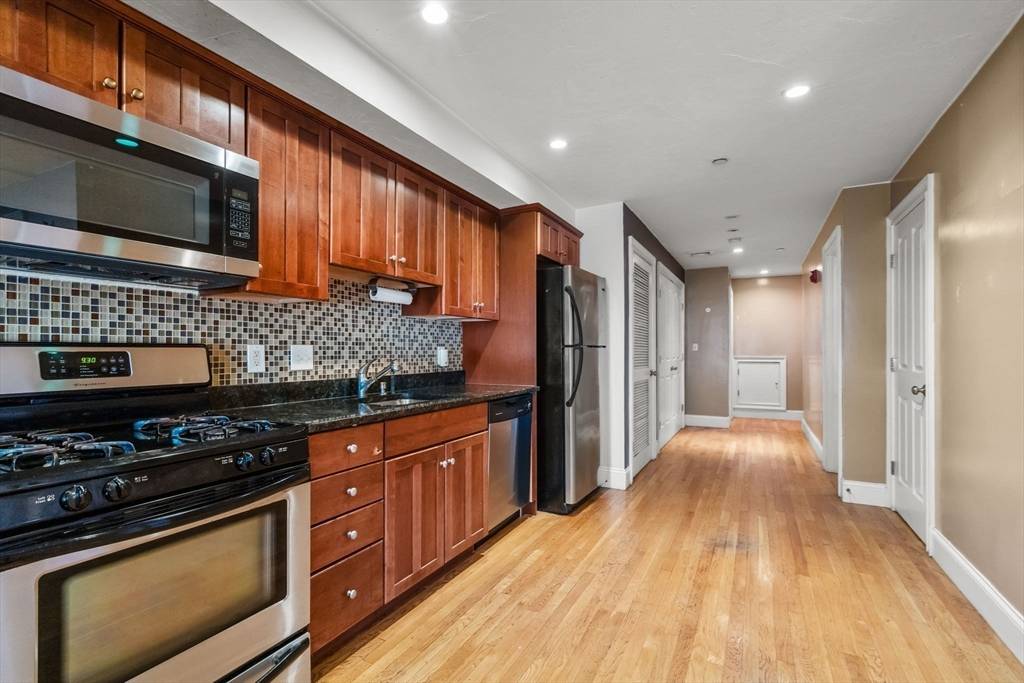 Everett, MA 02149,50 Floyd St #7