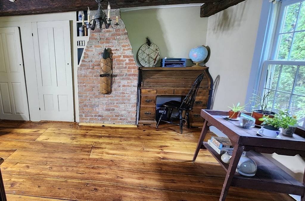 5 Putnam Hill Rd Sutton, MA 01590