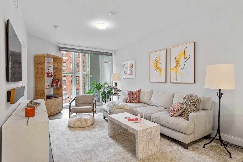 Boston, MA 02118,771 Harrison Ave #208