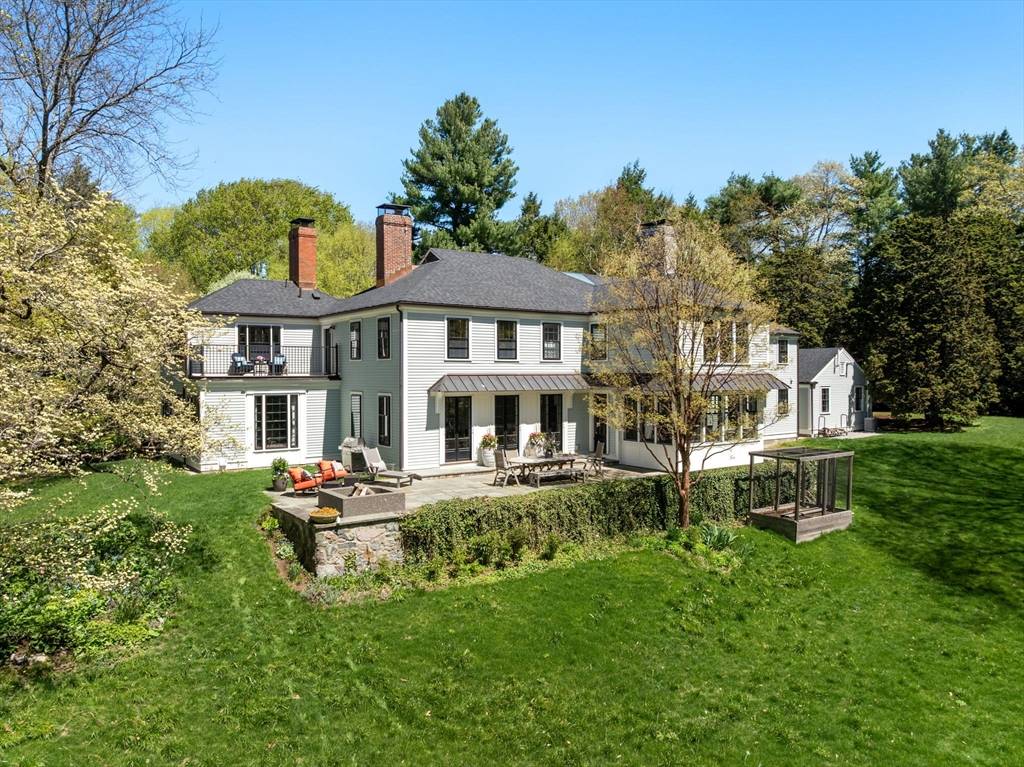 Brookline, MA 02445,21 Sargent Crossway