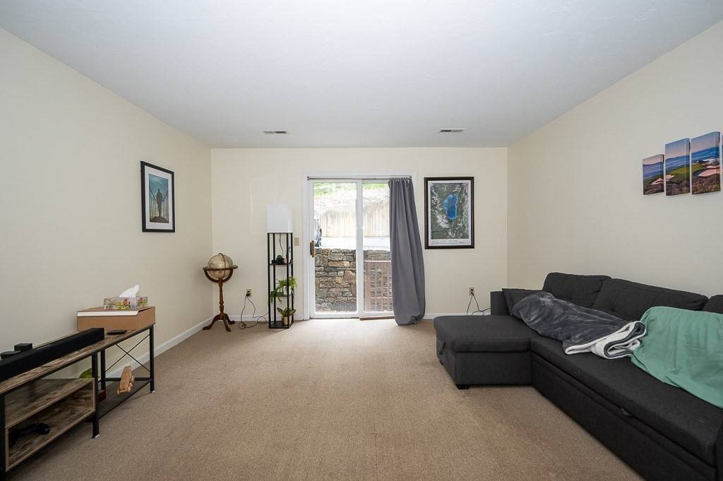 Southbridge, MA 01550,44 Maria Ave #102