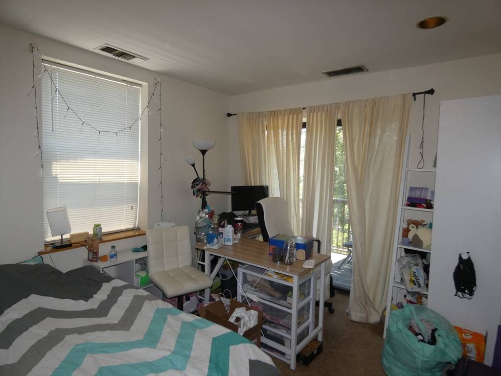Boston, MA 02115,84 Gainsborough St #305W